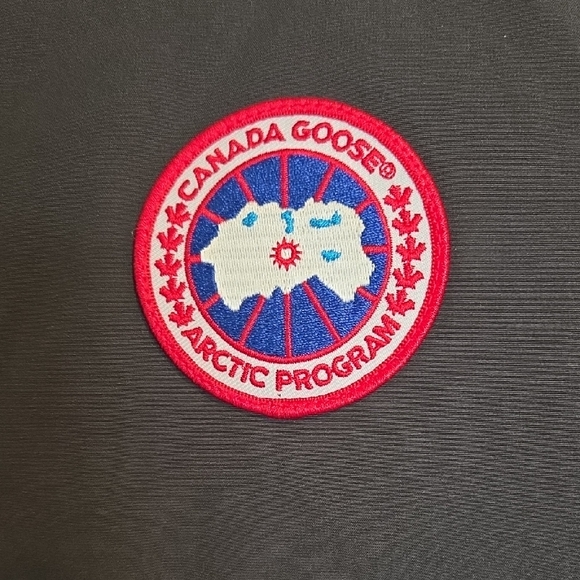 Authentic Men's Black Puffer Vest Canada Goose - Picture 3 of 6